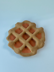 3D Printed Waffle Tic-Tac-Toe Game – Strawberry & Whipped Cream Pieces | Playful Desk & – detail view | Dubai 3D Printing
