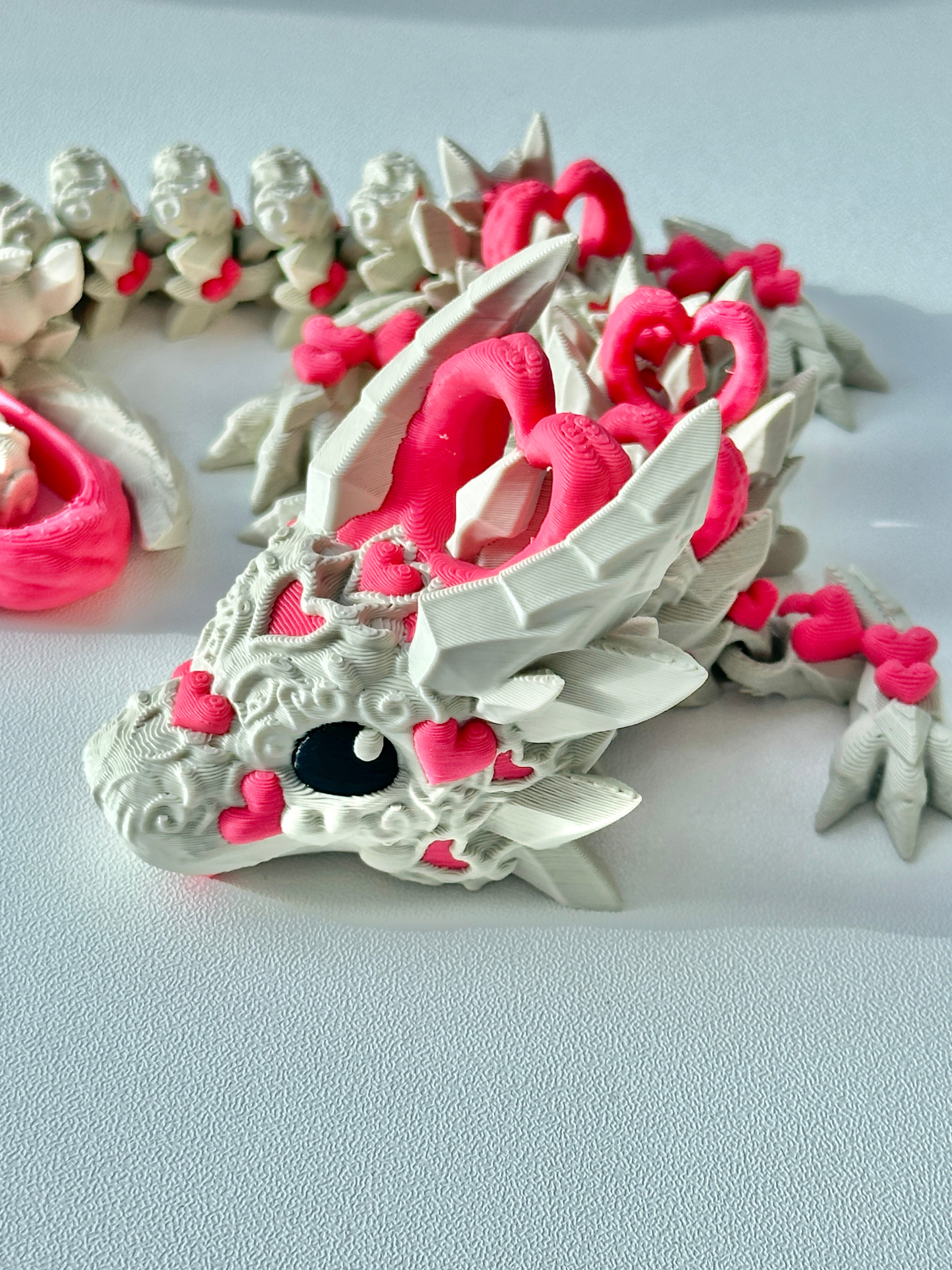 Heart Dragon – 3D Printed Articulated Dragon Toy with Feather and Heart Details (24cm)